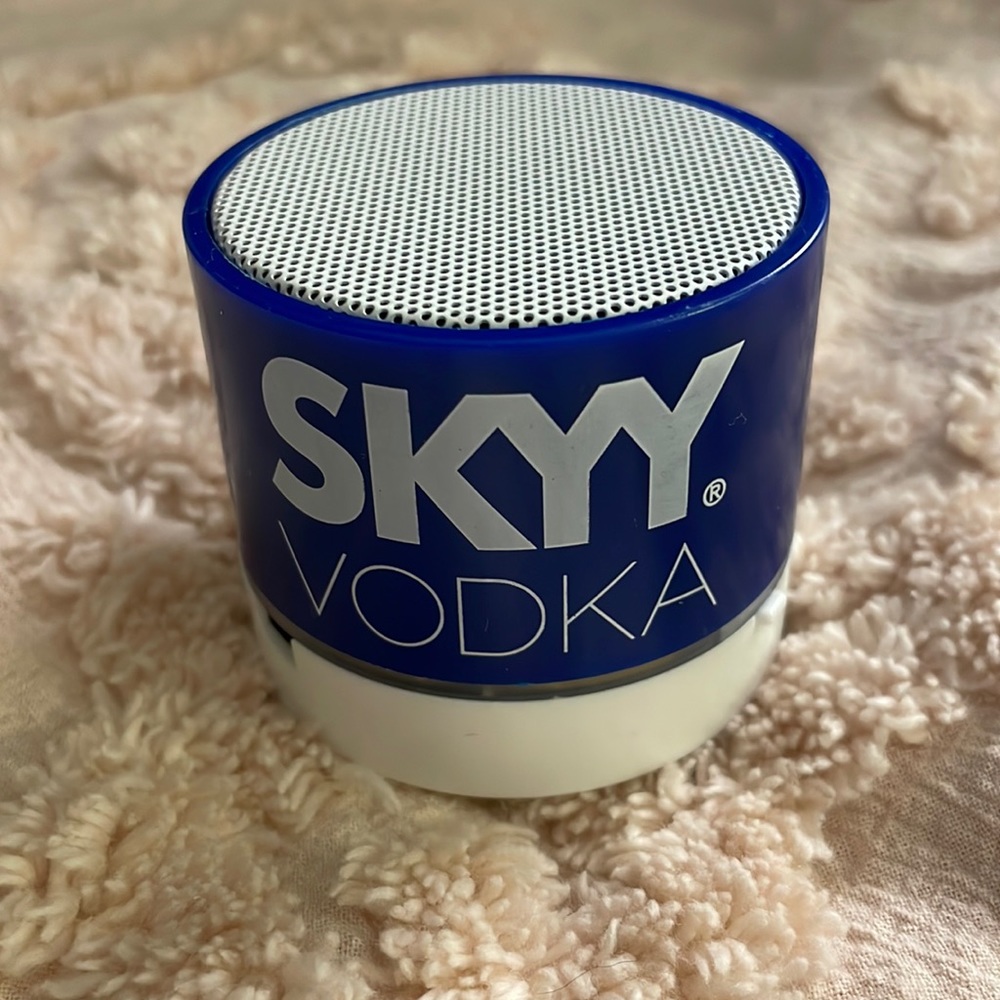 SKYY Vodka Wireless Bluetooth Speaker